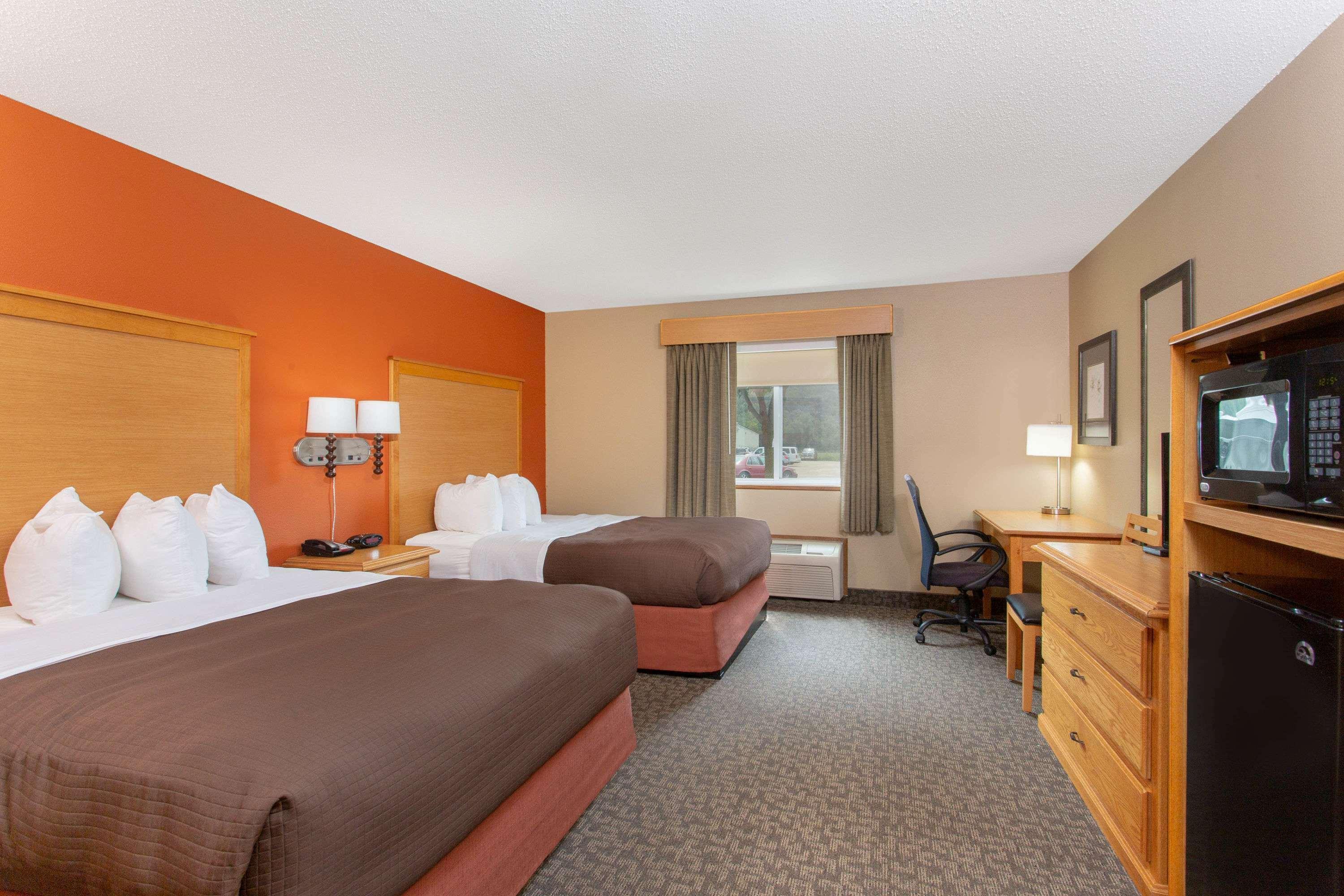 Americinn By Wyndham Boscobel Bagian luar foto