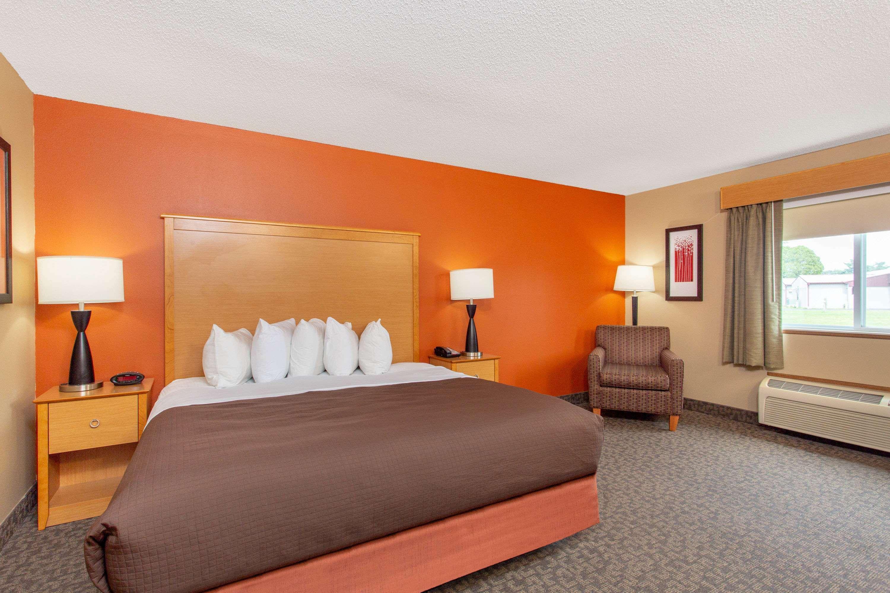 Americinn By Wyndham Boscobel Bagian luar foto