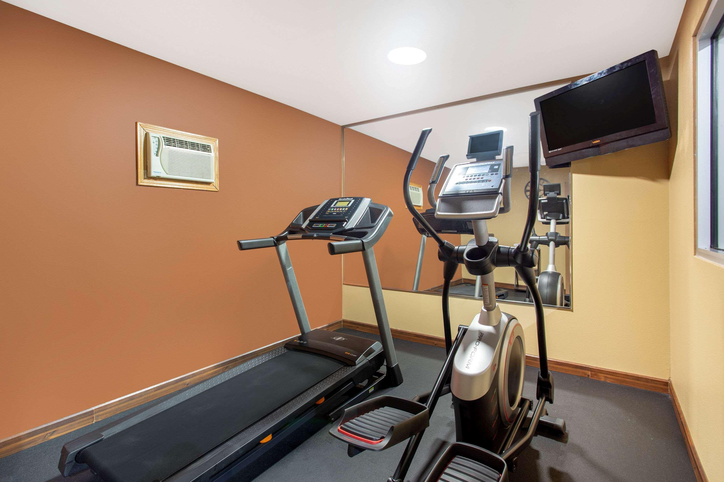 Americinn By Wyndham Boscobel Bagian luar foto