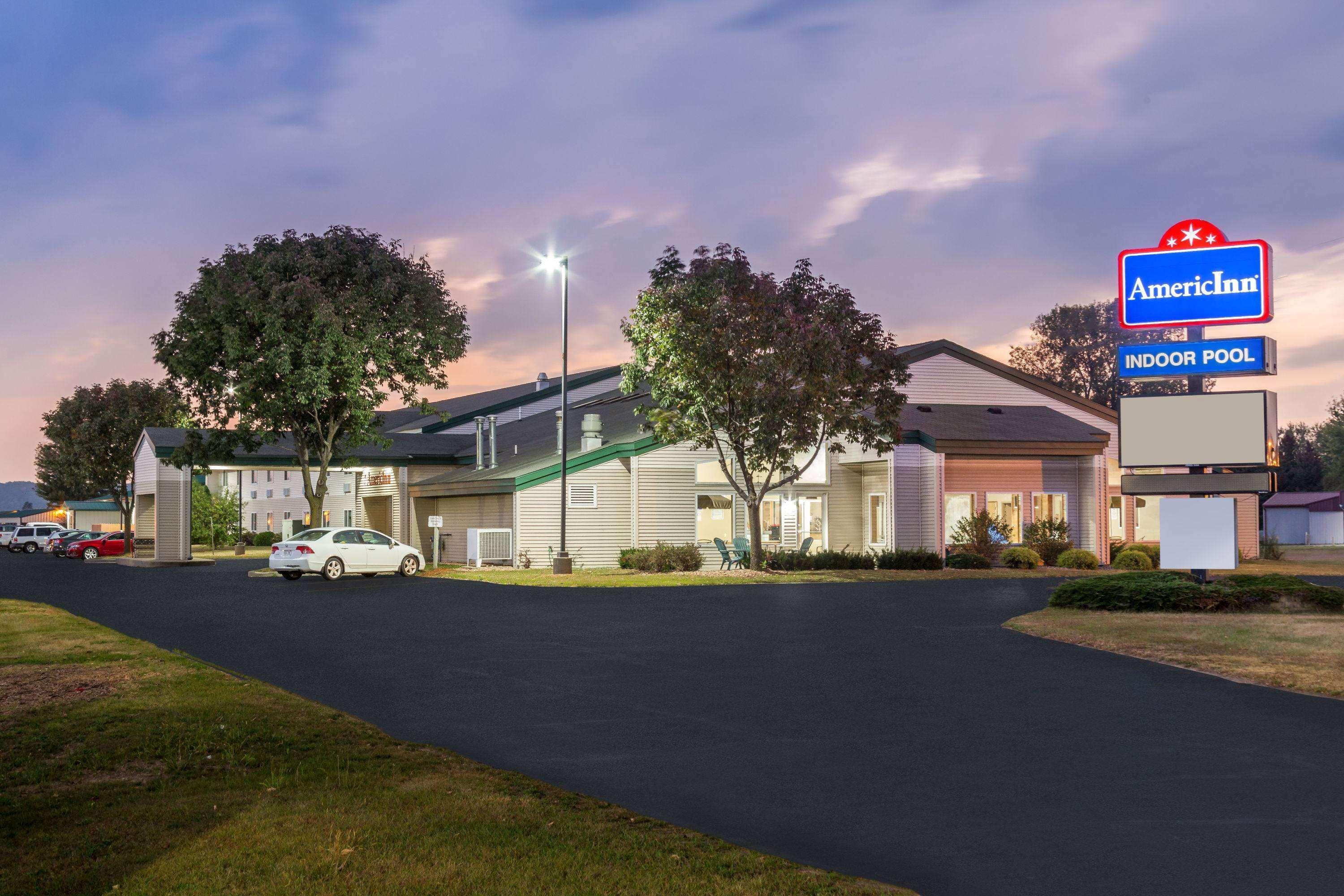 Americinn By Wyndham Boscobel Bagian luar foto