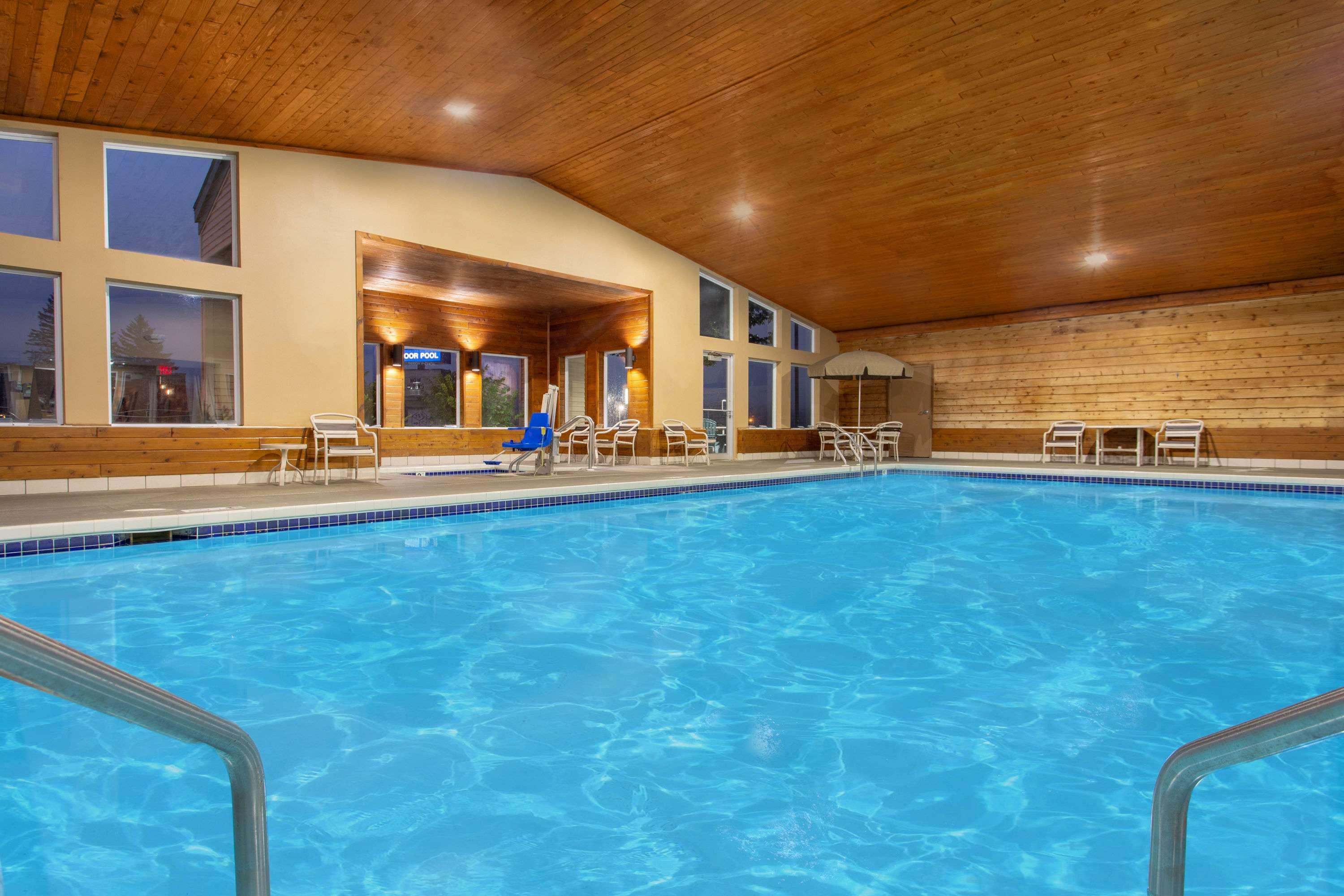 Americinn By Wyndham Boscobel Bagian luar foto