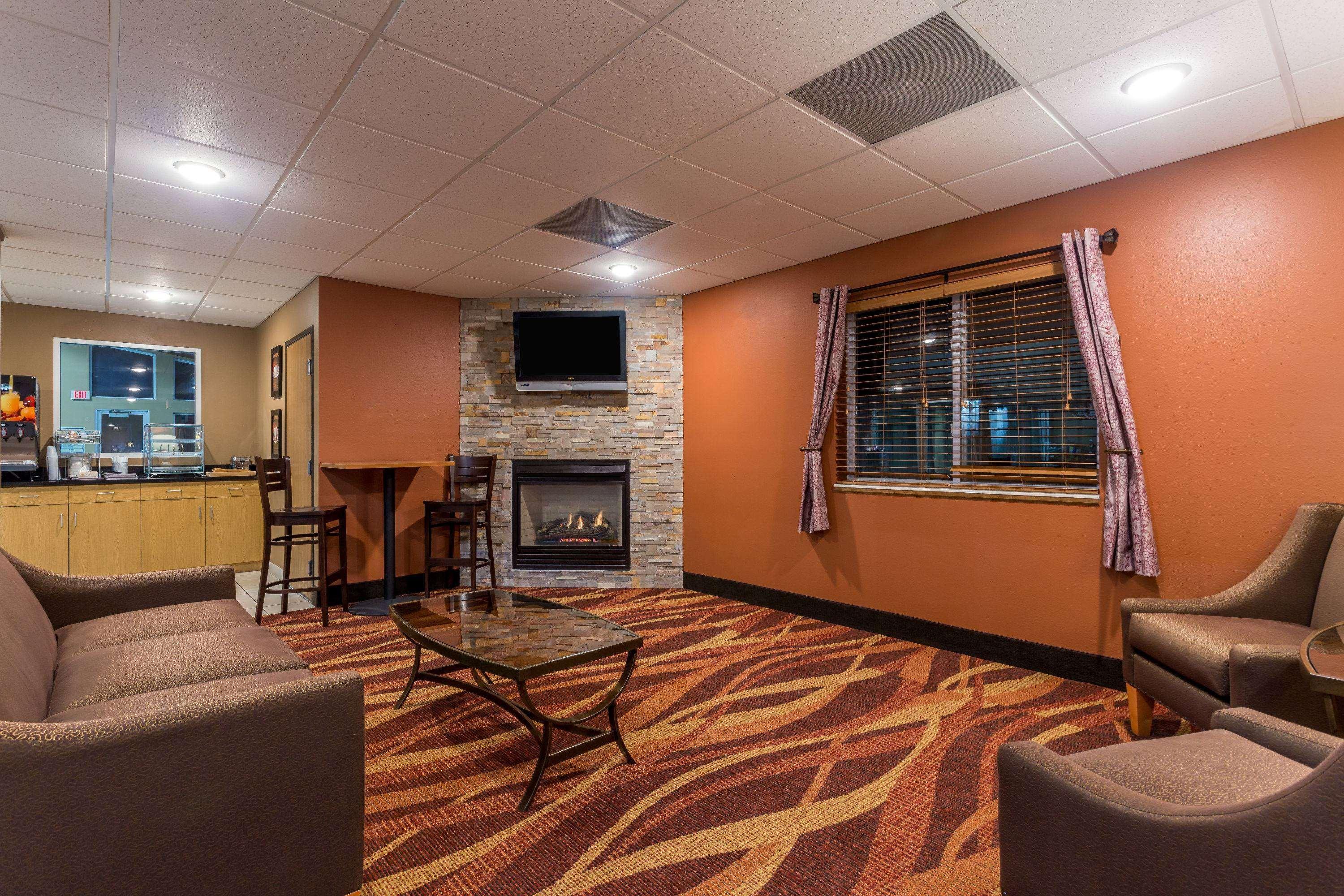 Americinn By Wyndham Boscobel Bagian luar foto