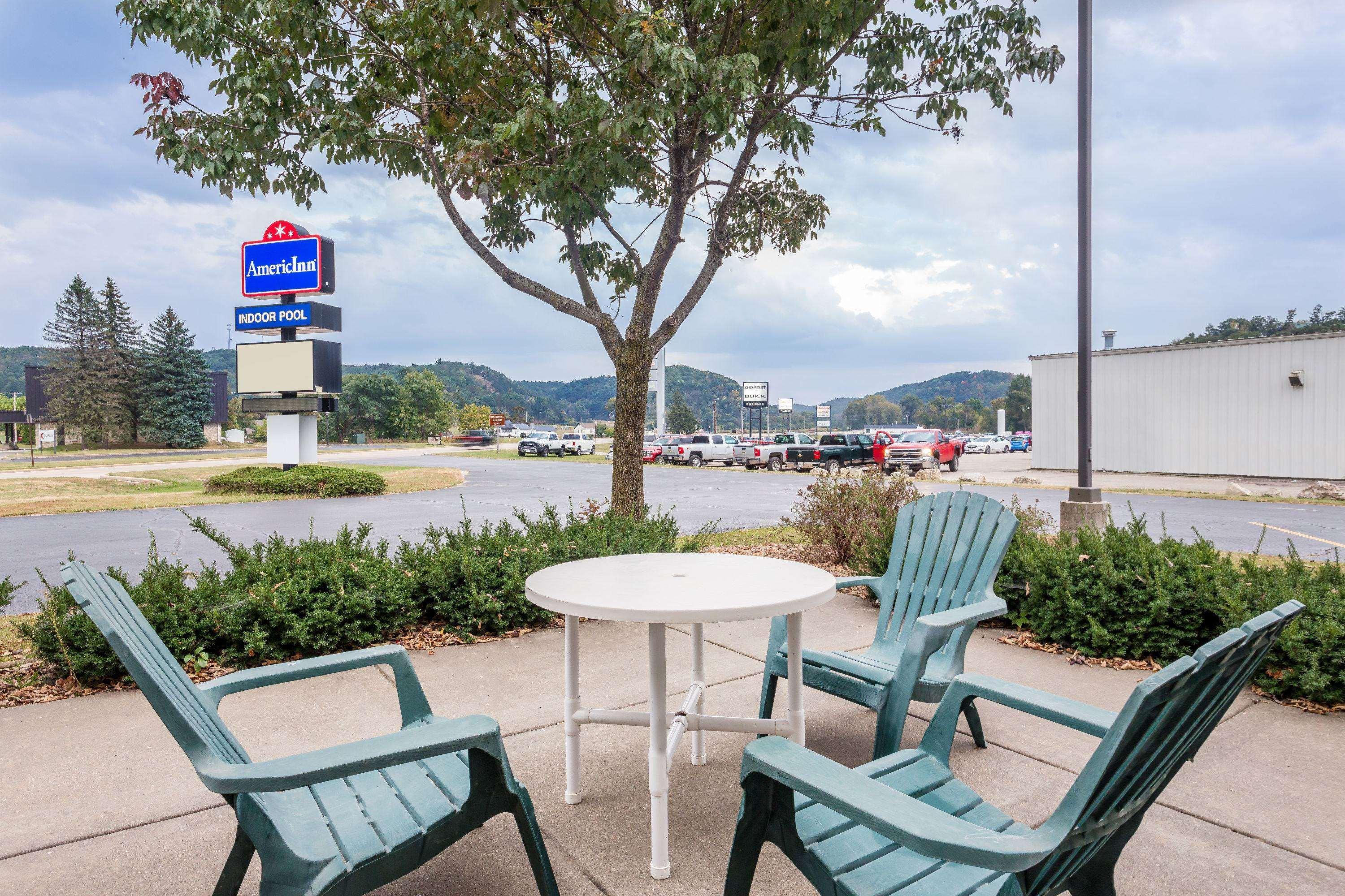Americinn By Wyndham Boscobel Bagian luar foto